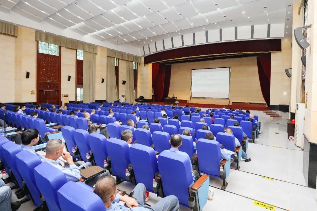 夯實安全生產(chǎn)根基 海南礦業(yè)舉辦安全生產(chǎn)知識培訓(xùn)班